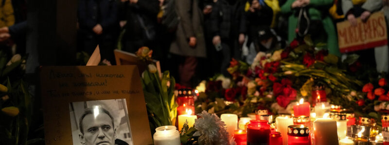 Θάνατος Ναβάλνι: Μπαράζ διαδηλώσεων κατά του Πούτιν σε πολλές Ευρωπαϊκές χώρες