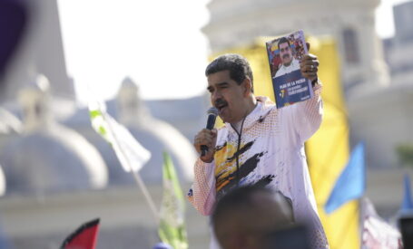 Βενεζουέλα: Ο Μαδούρο κατέθεσε υποψηφιότητα για τις εκλογές – Η υποψήφια της αντιπολίτευσης καταγγέλλει ότι την εμποδίζουν να εγγραφεί