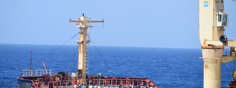 Ινδία: Αναμέτρηση 40 ωρών με Σομαλούς πειρατές που αναγκάστηκαν να παραδοθούν – Tέλος στην τρίμηνη κατάληψη του πλοίου MV Ruen