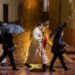 Ισπανία: Η καταρρακτώδης βροχή  πρωταγωνιστεί στις λιτανείες και τις περιφορές της Μεγάλης Εβδομάδας των Καθολικών  