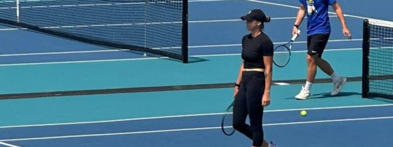 Σαμπαλένκα: Προπονήθηκε ντυμένη στα μαύρα στο Miami Open