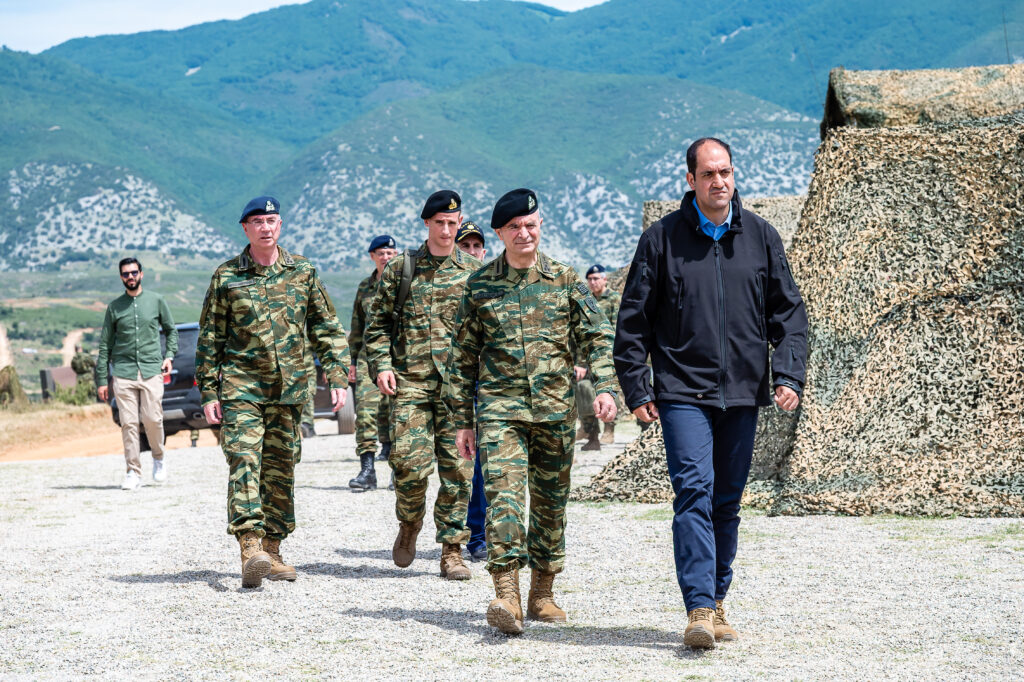 Ημέρα Διακεκριμένων Επισκεπτών της TAMΣ «ΔΗΜΟΚΡΙΤΟΣ 2024» παρουσία του υφυπ. Άμυνας Γ. Κεφαλογιάννη – Φωτογραφίες