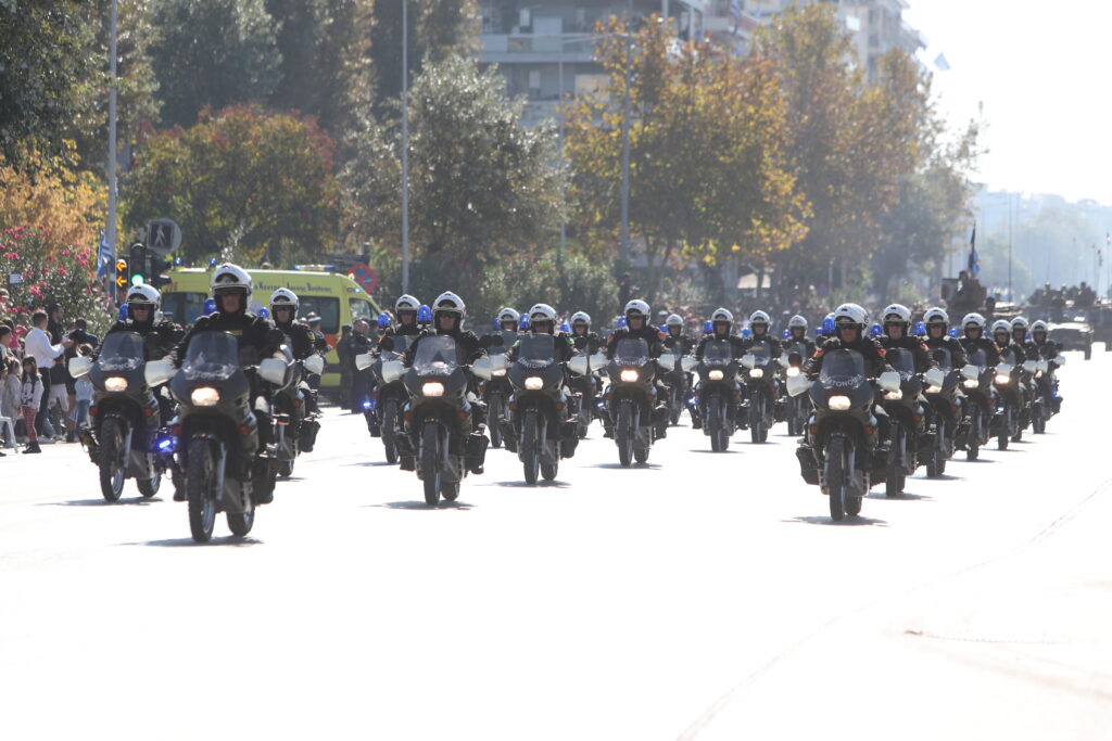 Εντυπωσιακές φωτογραφίες από τη μεγαλειώδη στρατιωτική παρέλαση στη Θεσσαλονίκη για την επέτειο της 28ης Οκτωβρίου