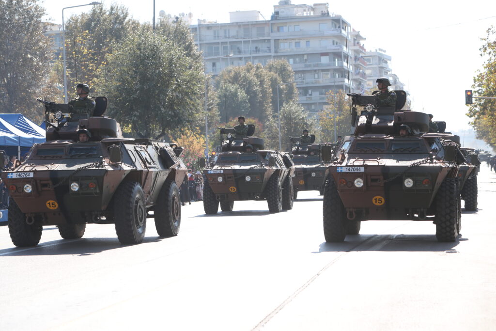 Εντυπωσιακές φωτογραφίες από τη μεγαλειώδη στρατιωτική παρέλαση στη Θεσσαλονίκη για την επέτειο της 28ης Οκτωβρίου