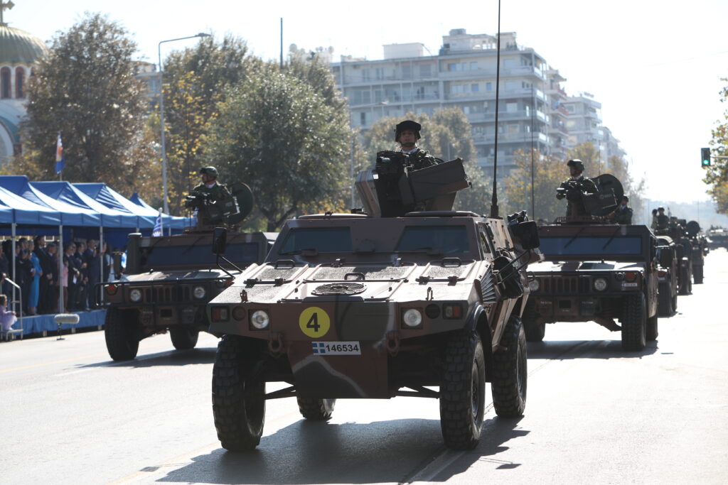 Εντυπωσιακές φωτογραφίες από τη μεγαλειώδη στρατιωτική παρέλαση στη Θεσσαλονίκη για την επέτειο της 28ης Οκτωβρίου