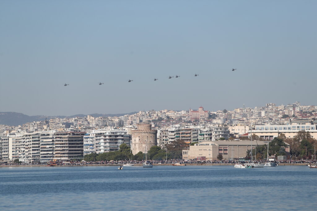 Εντυπωσιακές φωτογραφίες από τη μεγαλειώδη στρατιωτική παρέλαση στη Θεσσαλονίκη για την επέτειο της 28ης Οκτωβρίου