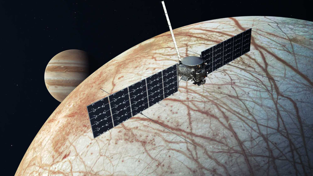 Προς εκτόξευση το Europa Clipper που θα διερευνήσει κατά πόσο μπορεί να συντηρήσει ζωή η Ευρώπη, το παγωμένο φεγγάρι του Δία