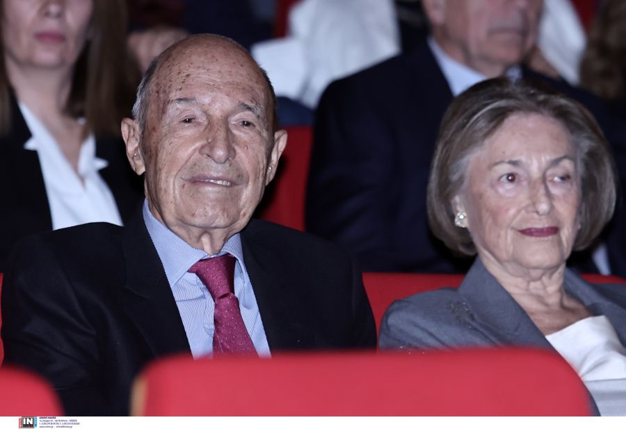 Με τιμές εν ενεργεία πρωθυπουργού την Πέμπτη η κηδεία του Κώστα Σημίτη – Τετραήμερο εθνικό πένθος για τον θάνατό του