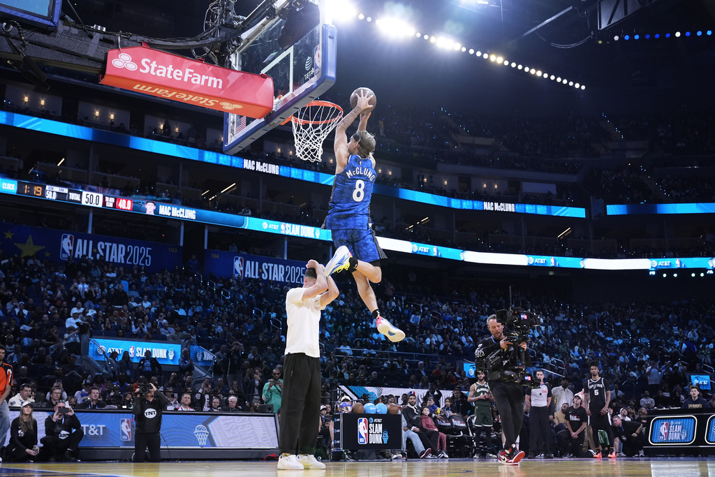 NBA: Ο ΜακΚλανγκ έκανε το «three-peat» στον διαγωνισμό καρφωμάτων της All-Star Saturday