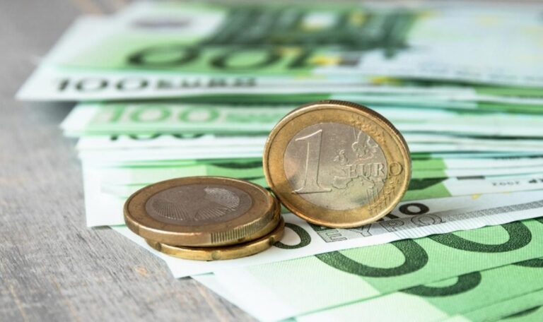 Προϋπολογισμός: Πρωτογενές πλεόνασμα 5,14 δισ. ευρώ στο τετράμηνο – Τα φορολογικά έσοδα που υπερ-απέδωσαν – Μεγάλη και η συγκράτηση δαπανών