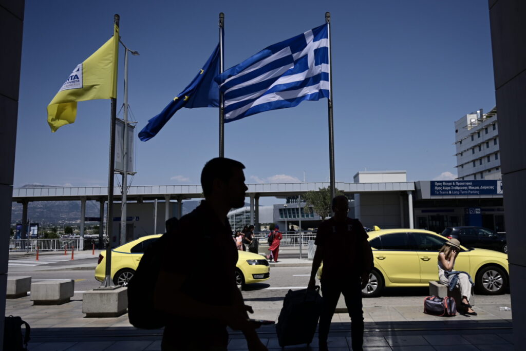 Ο τουρισμός βελτιώνει το ισοζύγιο τρεχουσών συναλλαγών – Σε 1,08 δισ. ευρώ οι εισπράξεις τον Απρίλιο