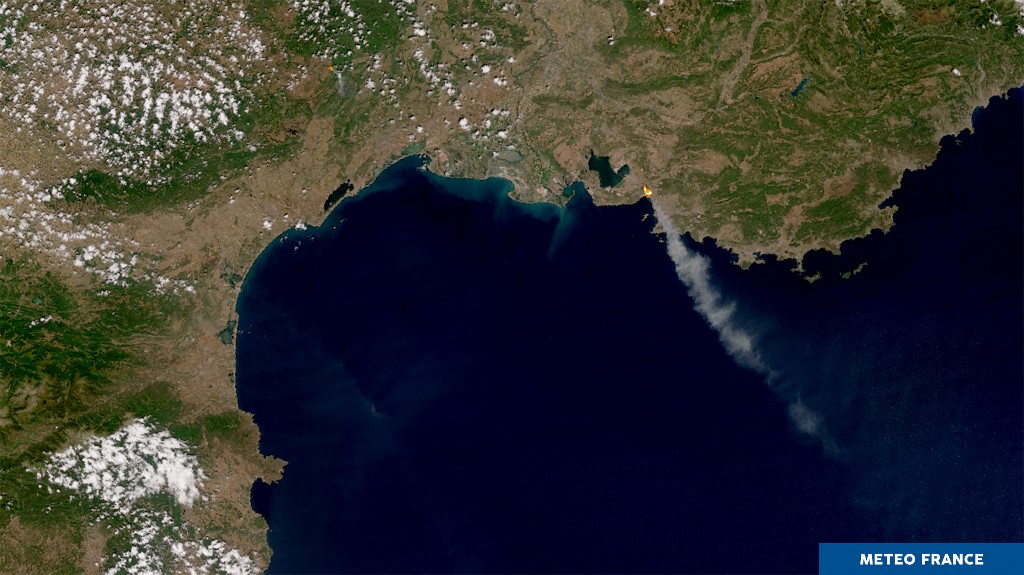 Πύρινος εφιάλτης στη Μασσαλία: Aτύχημα με φλεγόμενο όχημα προκάλεσε την πυρκαγιά – 7.000 στρέμματα έχουν καεί