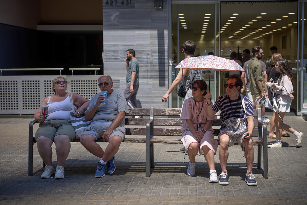 Διαδοχικοί οι καύσωνες στην Ευρώπη, όμως δεν ενθαρρύνουν την υποστήριξη δράσεων για το κλίμα