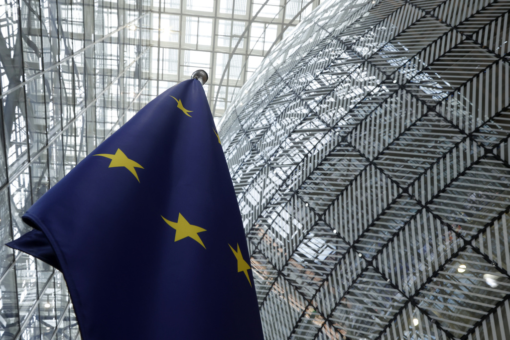 POLITICO: Η πρόταση της Κομισιόν για τον νέο ευρωπαϊκό προϋπολογισμό  αποκαλύπτει τις αδυναμίες της φον ντερ Λάιεν