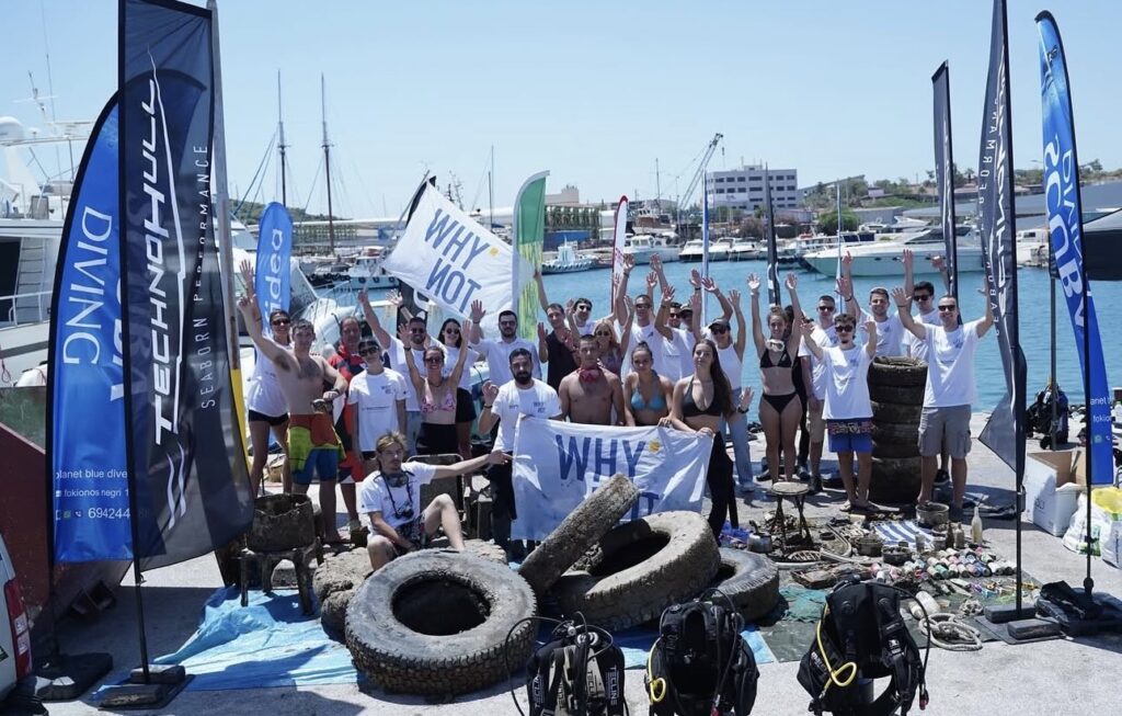 WhyNot: Υποβρύχιος καθαρισμός στο λιμάνι του Λαυρίου – Πόσα απορρίμματα συλλέχθηκαν