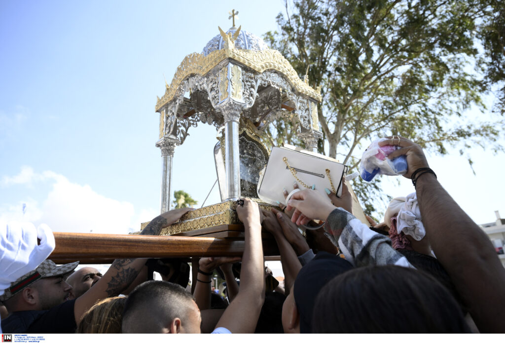 Με κατάνυξη και λαμπρότητα ο εορτασμός του Δεκαπενταύγουστου σε όλη τη χώρα