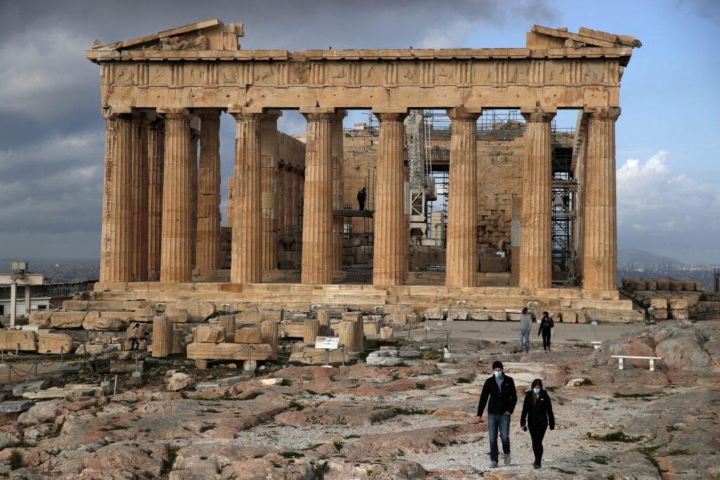 Αφιέρωμα του Forbes στο οικονομικό άλμα της Ελλάδας και στο «θαύμα» του Χρηματιστηρίου