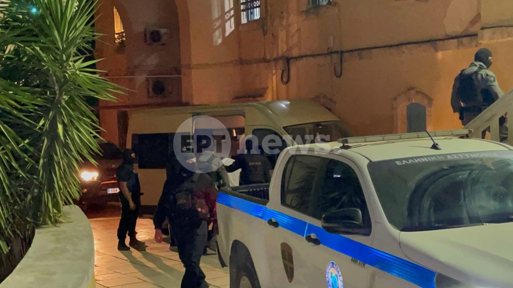 Χανιά: Στον εισαγγελέα 24 από τους 48 συλληφθέντες για την εγκληματική οργάνωση – Πλούτιζαν απο ναρκωτικά, όπλα, και εκβιασμούς