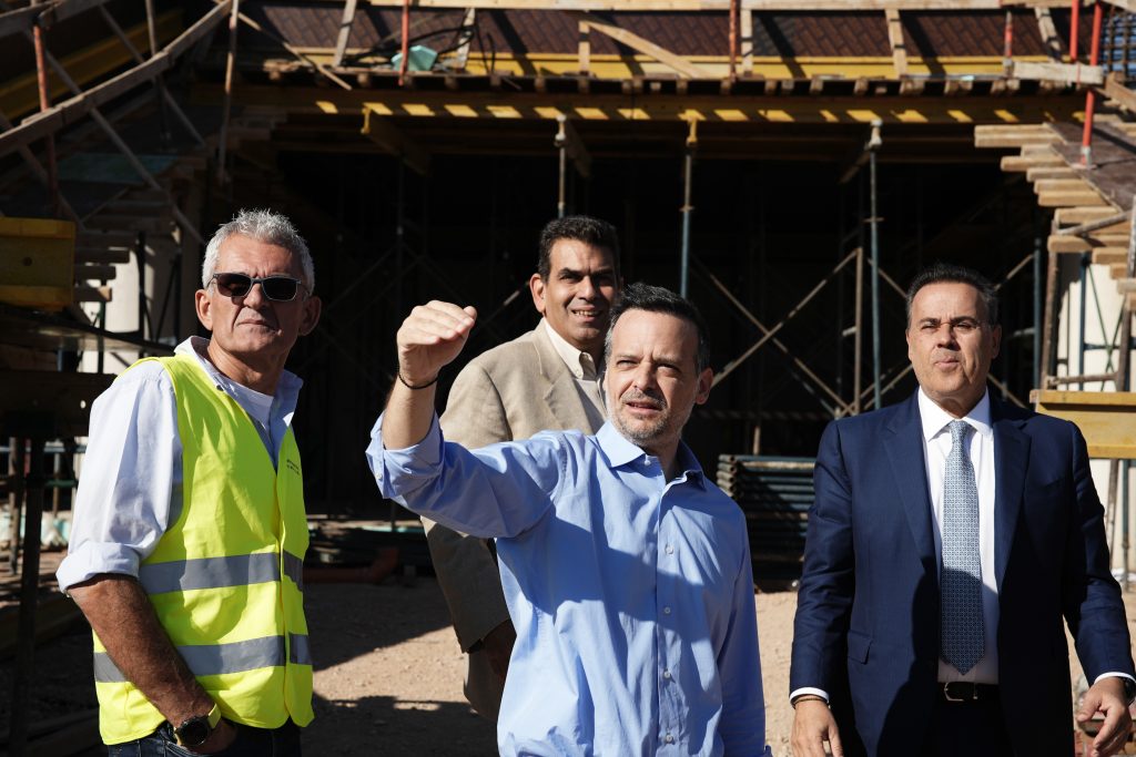 Στ. Παπασταύρου και Χ. Δούκας στο εργοτάξιο του Βοτανικού: «Το όνειρο παίρνει σάρκα και οστά»