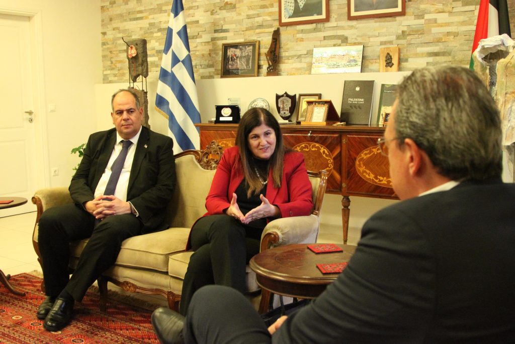 Συνάντηση Φάμελλου με την Παλαιστίνια υπουργό Εξωτερικών: «Μονόδρομος για την ειρήνη στη Μέση Ανατολή η λύση των δύο κρατών»