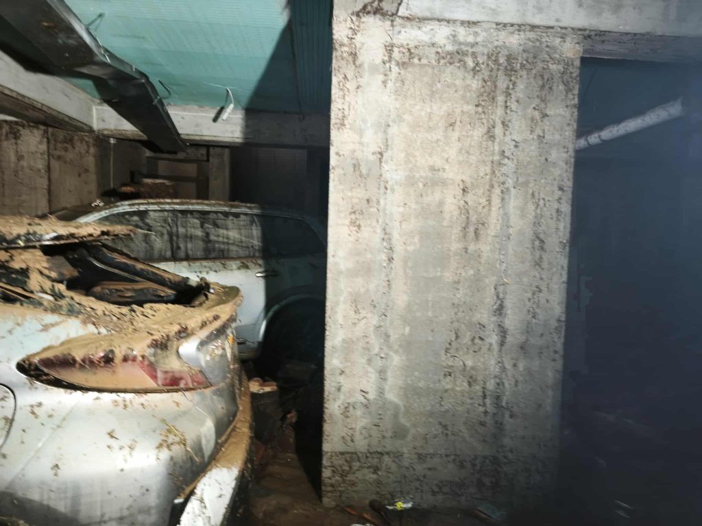 Σφοδρή κακοκαιρία σε Μεγαλόπολη, Καλαμάτα, Βόνιτσα και Αττική: Δύο άτομα παρασύρθηκαν και πέντε αυτοκίνητα εγκλωβίστηκαν, ανάμεσά τους μία έγκυος