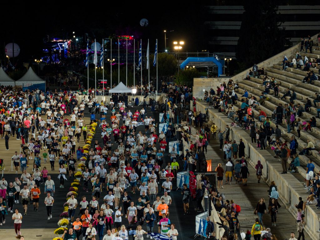 Στον παλμό του Μαραθωνίου η Αττική: Χιλιάδες δρομείς θα δώσουν το «παρών» – Ποιοι δρόμοι θα είναι κλειστοί, πώς θα κινηθούν τα ΜΜΜ