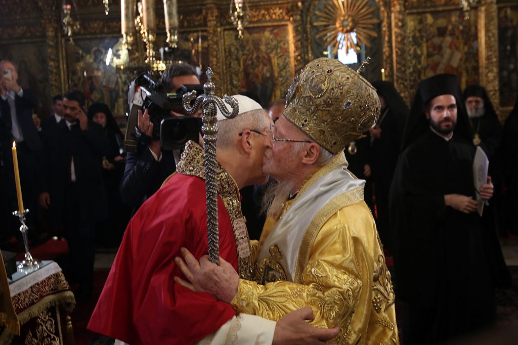 Νέο κεφάλαιο στις σχέσεις Ορθόδοξης και Καθολικής Εκκλησίας: Ηχηρά μηνύματα ενότητας από Βαρθολομαίο και Πάπα