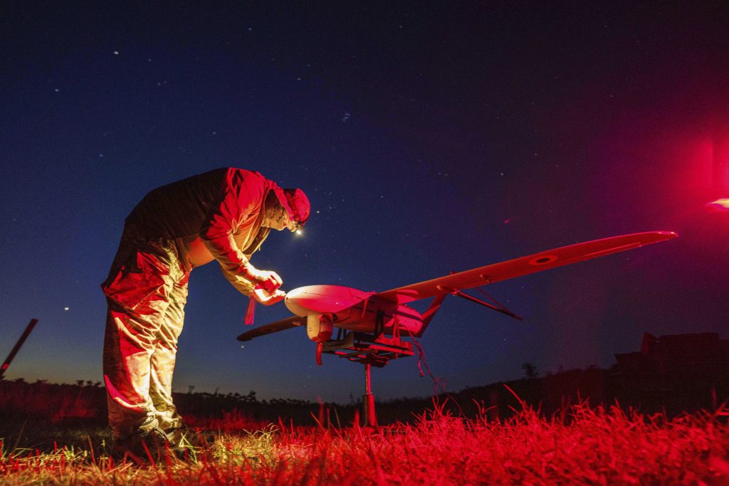 Μαίνονται οι μάχες στο Ποκρόβσκ – Οι νέες τακτικές του ρωσικού στρατού δοκιμάζουν τις αντοχές των ουκρανικών drones