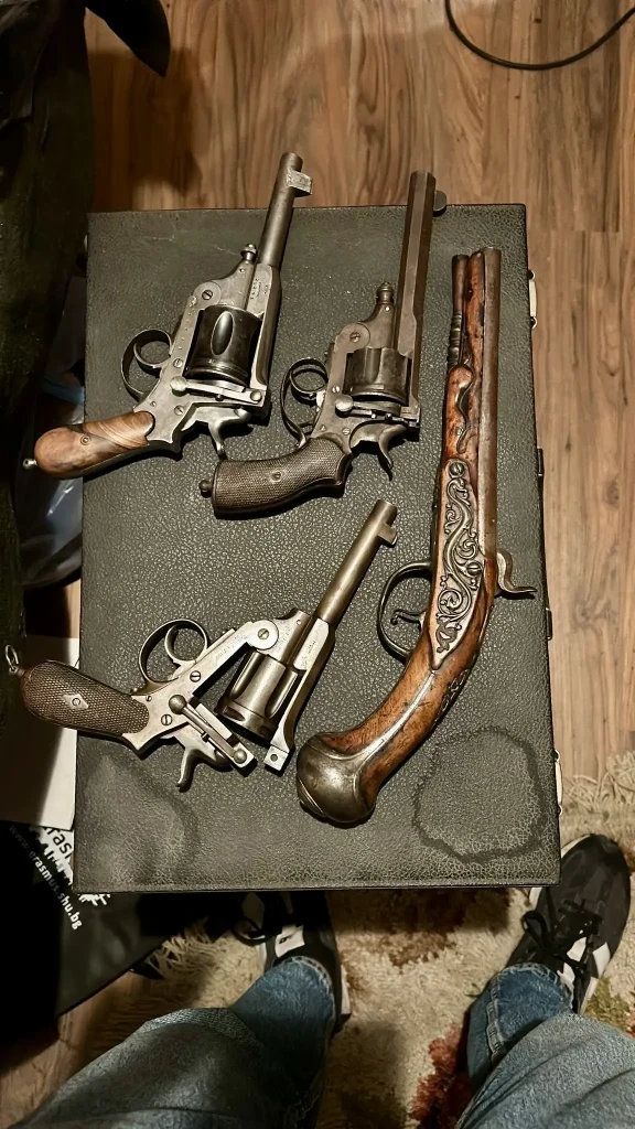 Η Europol εξάρθρωσε μεγάλο διεθνές δίκτυο αρχαιοκαπηλίας – 60χρονος Έλληνας έκρυβε σπίτι του αρχαιολογικό θησαυρό