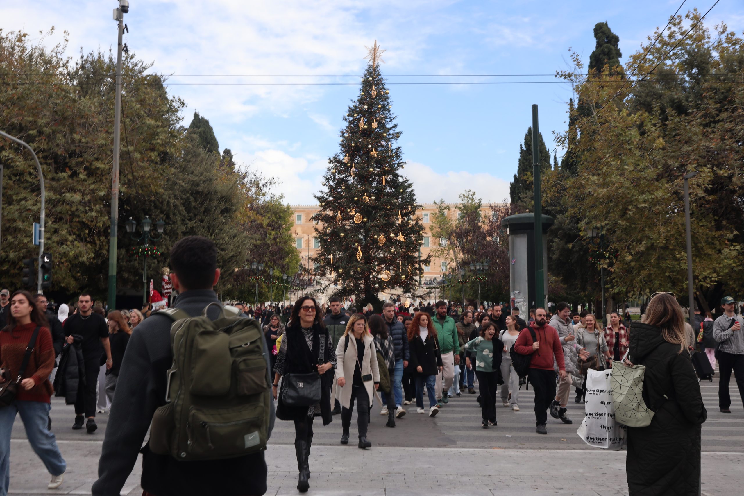 Black Friday: Αυξημένη κίνηση στην Ερμού για το τριήμερο προσφορών