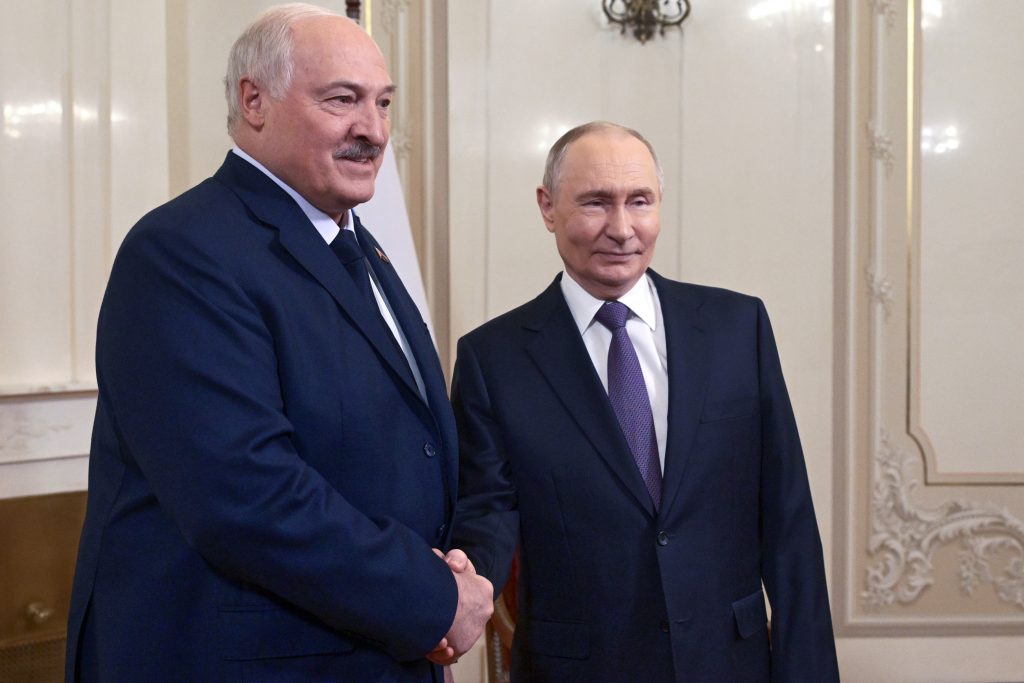 Reuters: Η Ρωσία μεταφέρει υπερηχητικούς βαλλιστικούς πυραύλους στη Λευκορωσία