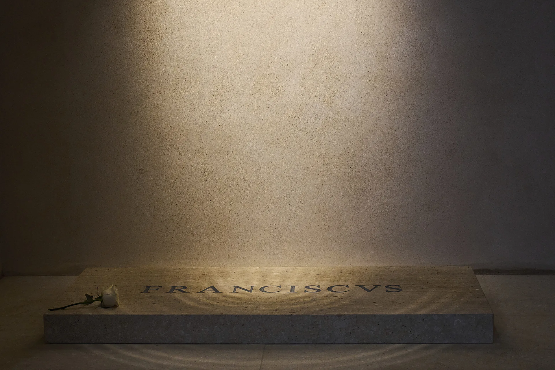 Από περιστέρια στον αέρα μέχρι συγκλονιστικές σκηνές από όλο τον κόσμο: Οι 12 πιο εντυπωσιακές φωτογραφίες του 2025