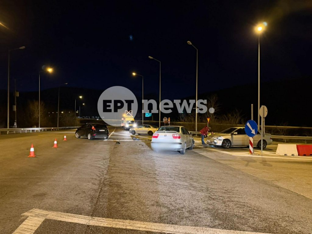 Σύγκρουση τριών οχημάτων στην Π.Ε.Ο. Καστοριάς – Κοζάνης: Δύο τραυματίες