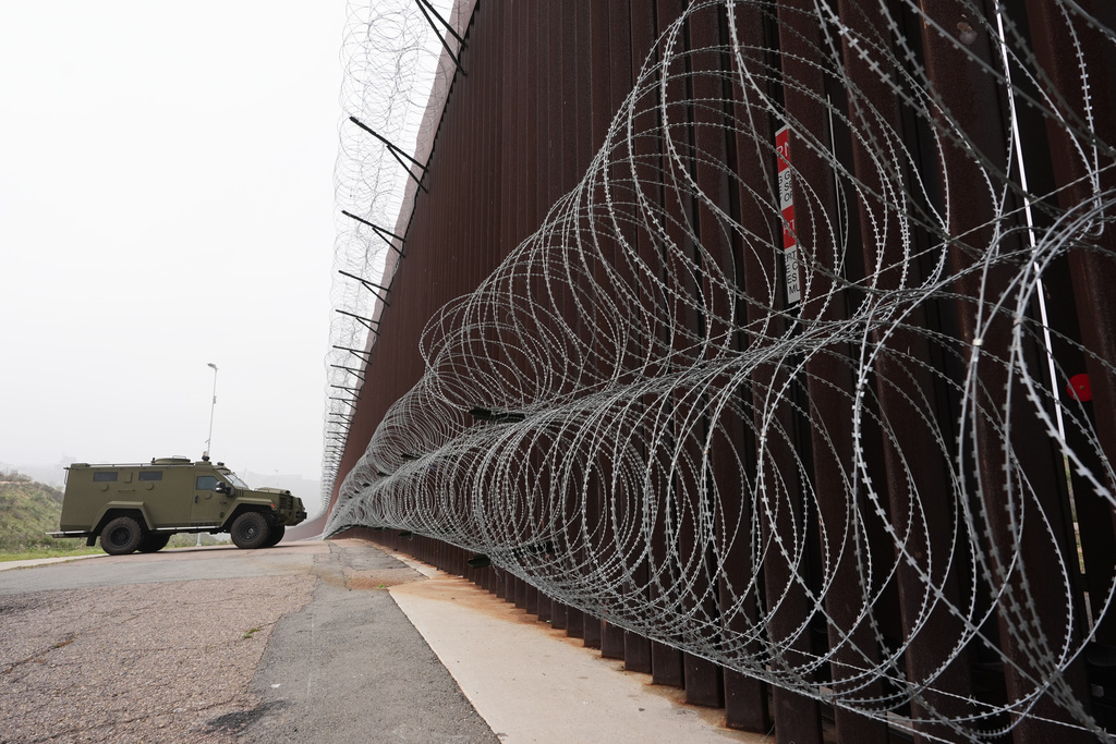 Τομ Χόμαν: Ποιος είναι ο «τσάρος των συνόρων» που ο Τραμπ στέλνει στη Μινεσότα