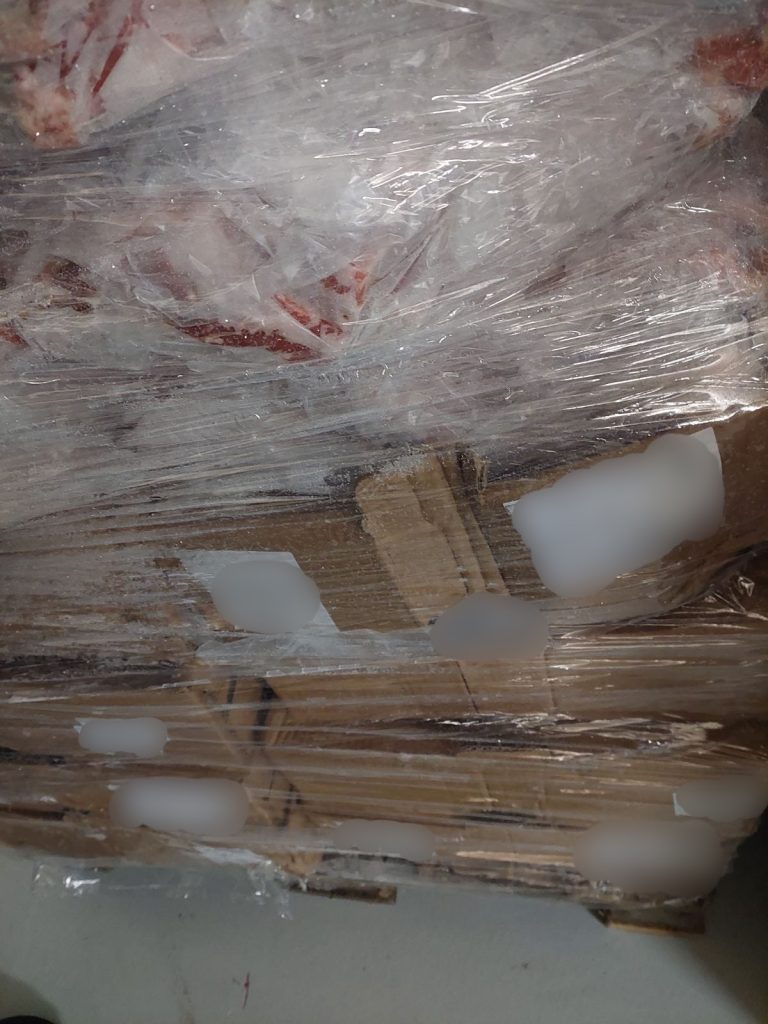 Τσικνοπέμπτη με κατάσχεση «μαμούθ» στο Καπανδρίτι: Στα δίχτυα της Περιφέρειας Αττικής 4,8 τόνοι ληγμένου κρέατος