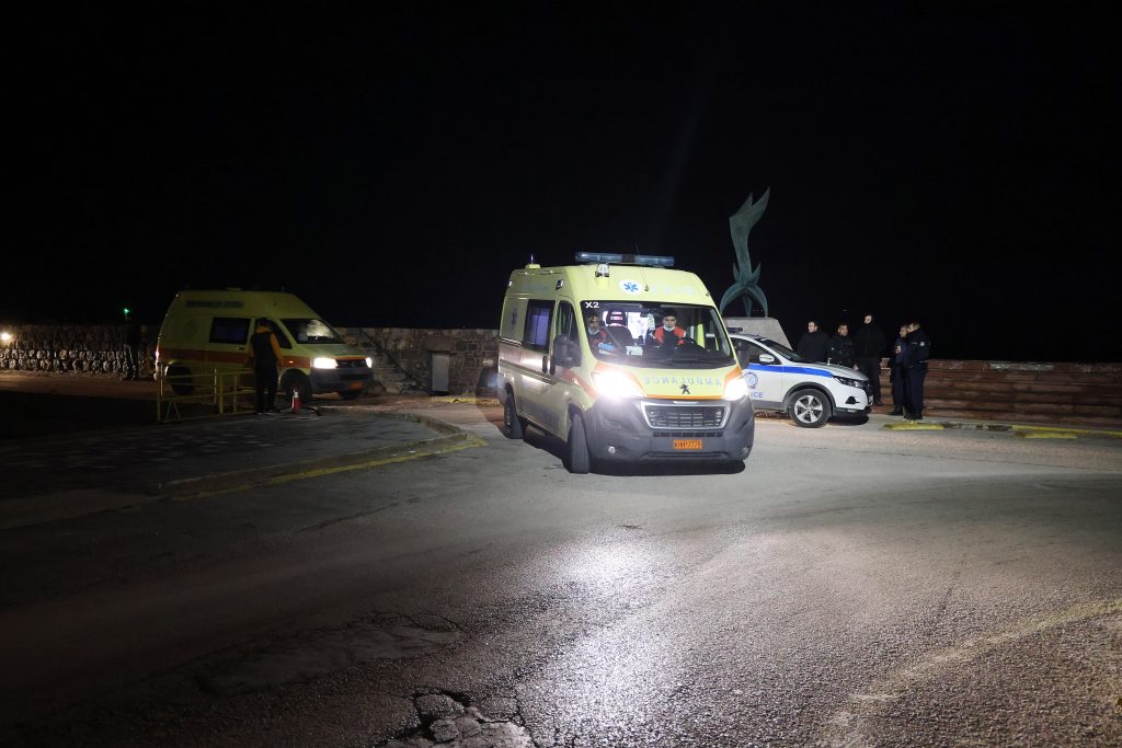 Τραγωδία στη Χίο: Τι δήλωσε στο ΕΡΤnews ο δύτης που ανέσυρε 12 σορούς – Γιατί δεν χρησιμοποιήθηκε η θερμική κάμερα στο σκάφος του Λιμενικού