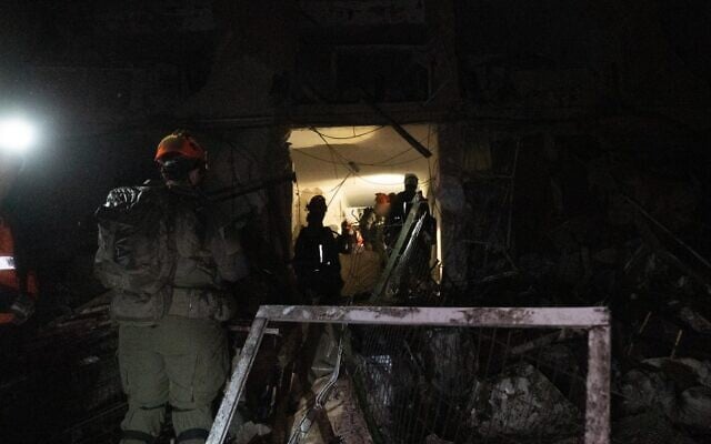 Νύχτα «κόλαση» στο νότιο Ισραήλ από τους ιρανικούς βαλλιστικούς πυραύλους: Καταστροφές και δεκάδες τραυματίες