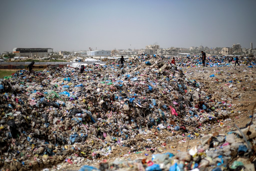 Γάζα: Τουλάχιστον 10 νεκροί σε ισραηλινή αεροπορική επιδρομή κοντά σε σχολείο