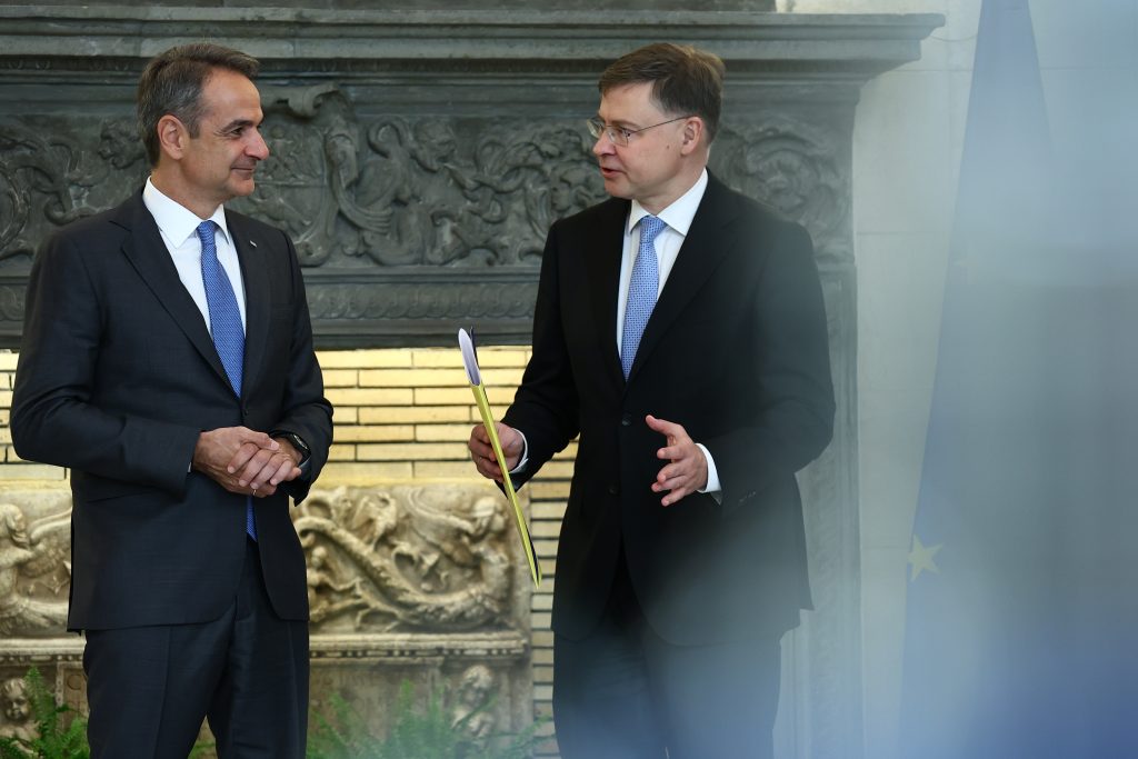 Ευρωπαίος Επίτροπος Οικονομίας σε Μητσοτάκη: Αξιοσημείωτη η ανάκαμψη της Ελλάδας