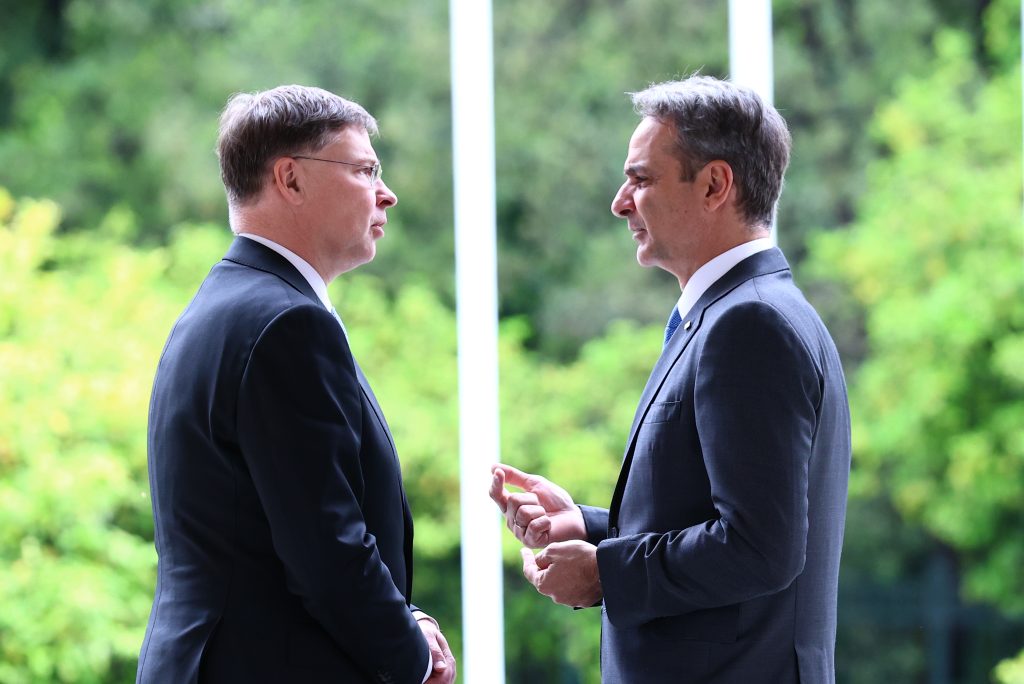 Ευρωπαίος Επίτροπος Οικονομίας σε Μητσοτάκη: Αξιοσημείωτη η ανάκαμψη της Ελλάδας