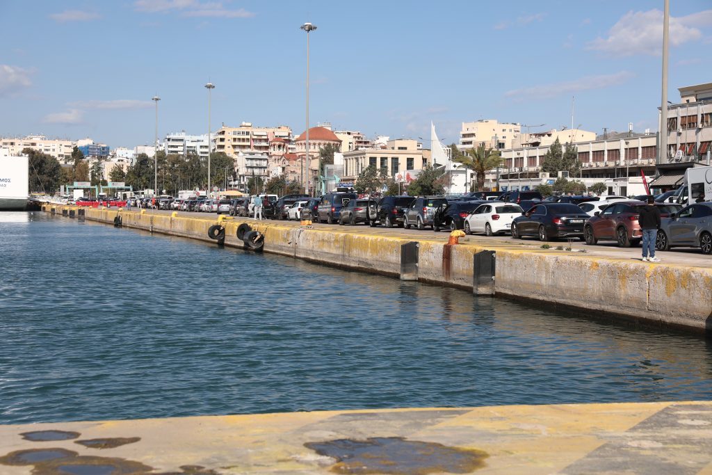 Μεγάλη έξοδος του Πάσχα: Ατελείωτες ουρές στα διόδια – Πληρότητες 100% σε πλοία και ΚΤΕΛ
