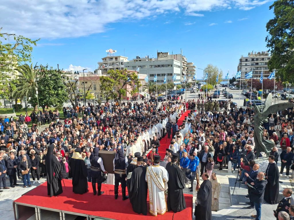 Πλήθος κόσμου υποδέχτηκε στην Καβάλα την εικόνα της Παναγίας Σουμελά
