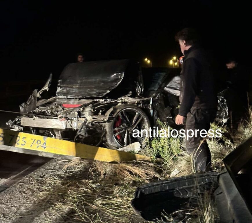 Σοβαρό τροχαίο στο τούνελ της Πλουτης με τρεις τραυματίες- φωτογραφίες