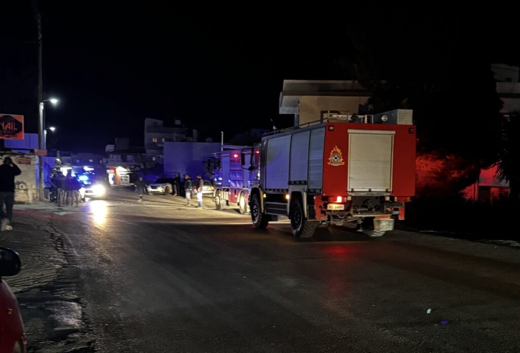 Σφοδρό τροχαιο στα Καπαριανά – Στο σημείο ΕΚΑΒ και Πυροσβεστική (φωτογραφίες)