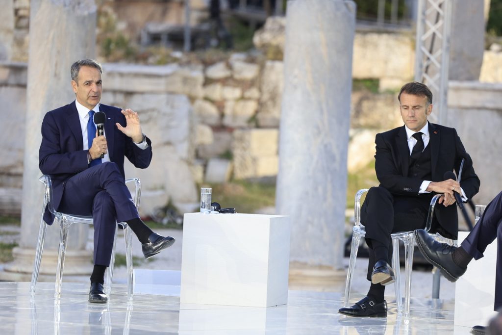 Ισχυρό μήνυμα στήριξης από Μακρόν: «Αν η Τουρκία απειλήσει την Ελλάδα, να ξέρετε ότι θα είμαστε εδώ»