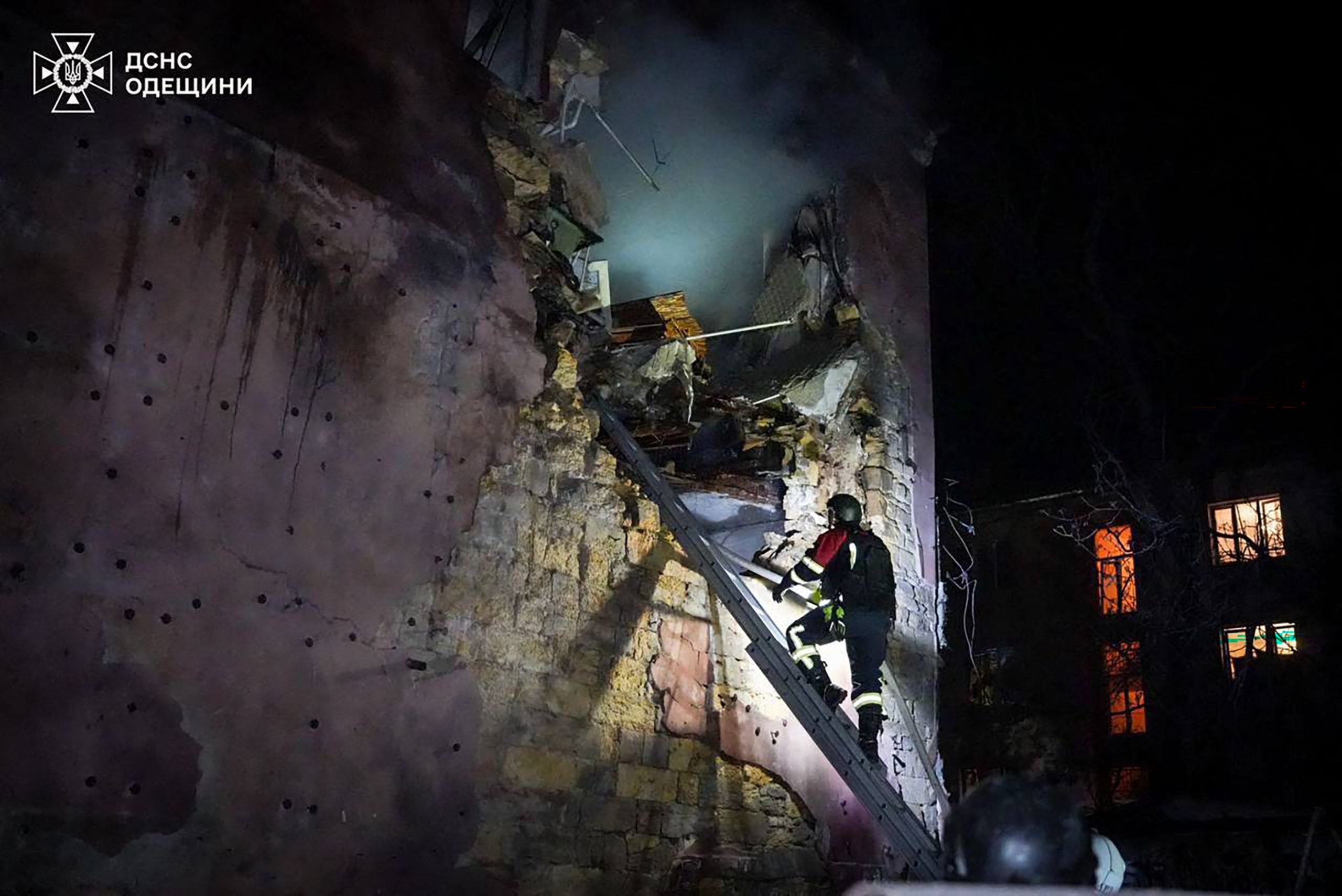 Ρωσική επιδρομή στην Οδησσό – Πέντε νεκροί και 15 τραυματίες