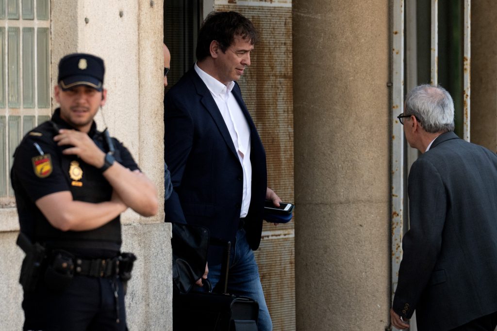 Υπό ασφυκτικό κλοιό ο Πέδρο Σάντσεθ – Υποθέσεις διαφθοράς στο στενό περιβάλλον του Ισπανού πρωθυπουργού