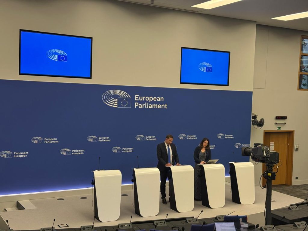 Στρασβούργο: Σχέδιο της Κομισιόν για τα λιπάσματα εν μέσω αγροτικών διαδηλώσεων