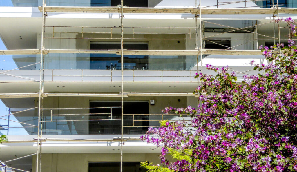 Στεγαστικό: Η Τράπεζα της Ελλάδας αναλύει τους κρίσιμους παράγοντες στην προσφορά και ζήτηση κατοικίας