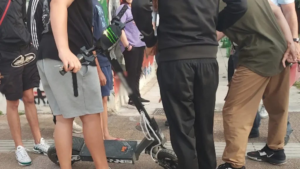 Κυρανάκης: «Έρχεται πλήρης απαγόρευση ηλεκτρικών πατινιών από ανήλικους» – Τι προανήγγειλε ο Υφυπουργός Μεταφορών